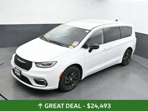 Used 2024 Chrysler Pacifica Touring-L FWD image 41
