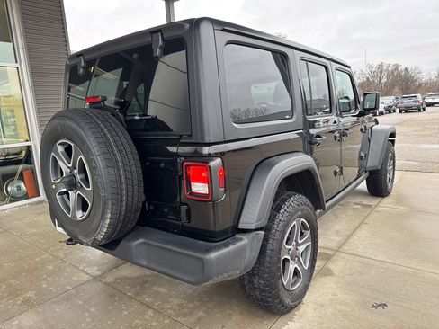 Used 2022 Jeep Wrangler Unlimited Sport image 7