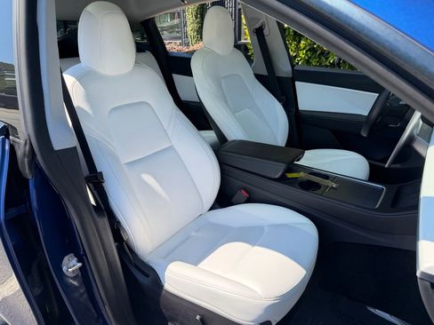 Used 2021 Tesla Model Y Long Range image 35