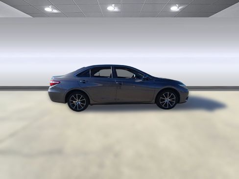 Used 2016 Toyota Camry XSE image 8