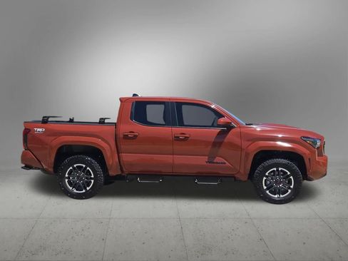 Used 2025 Toyota Tacoma TRD Sport AWD/4WD image 7