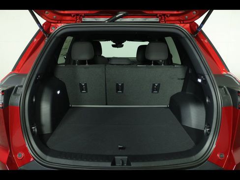 New 2026 Chevrolet Equinox LT w/ Safety and Technology Package AWD/4WD image 12
