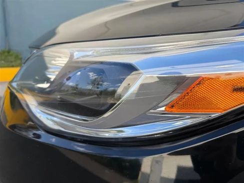 Used 2013 Toyota Avalon XLE Premium FWD image 32