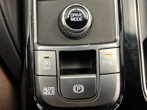 Used 2024 Kia Telluride EX w/ EX Captain's Chair Package image 64