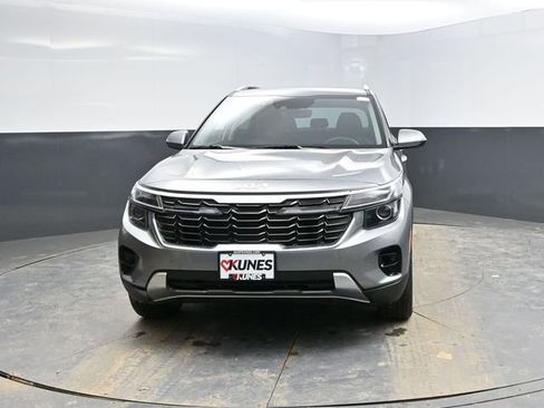 Used 2025 Kia Seltos S image 2