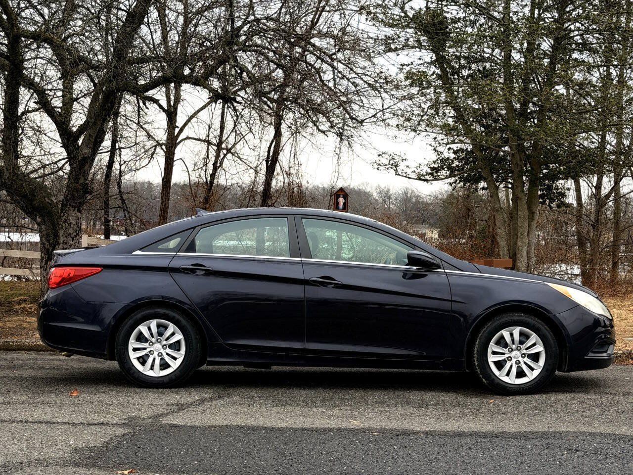 Used 2011 Hyundai Sonata GLS FWD image 5