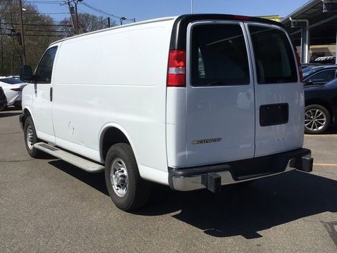 Used 2024 Chevrolet Express 2500 w/ Driver Convenience Package RWD image 3