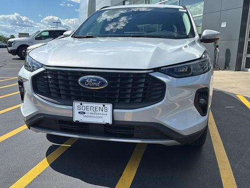 Used 2025 Ford Escape Platinum AWD/4WD image 4