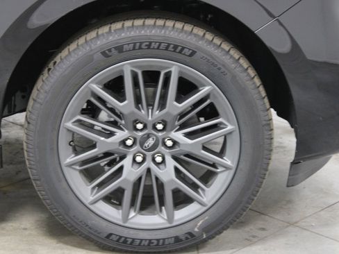 New 2026 Ford Expedition Platinum image 11