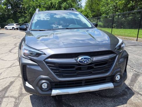 Certified 2025 Subaru Outback Limited AWD/4WD image 3