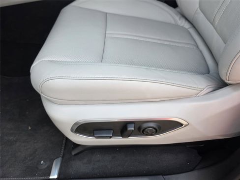 New 2026 Jeep Grand Wagoneer L 4WD w/ Premium Group I image 21