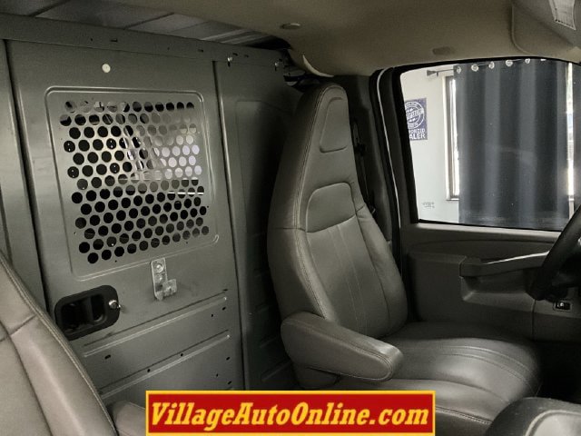 Used 2017 Chevrolet Express 2500 RWD image 35
