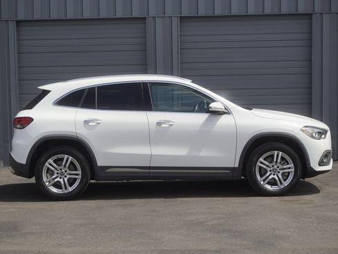 Used 2021 Mercedes-Benz GLA 250 4MATIC w/ Premium Package image 7