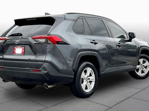 Used 2021 Toyota RAV4 XLE FWD image 12