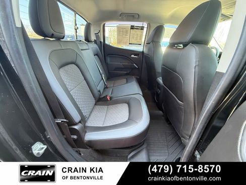 Used 2017 Chevrolet Colorado Z71 w/ Z71 Midnight Edition image 30