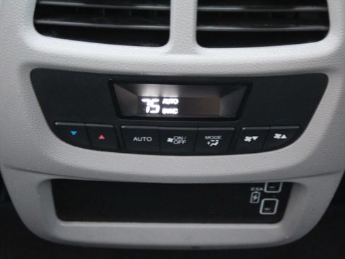 Used 2021 Honda Pilot Special Edition image 13