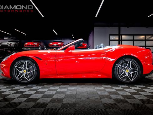 Used 2015 Ferrari California T image 10