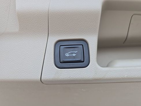 Used 2018 GMC Acadia Denali w/ Technology Package AWD/4WD image 65