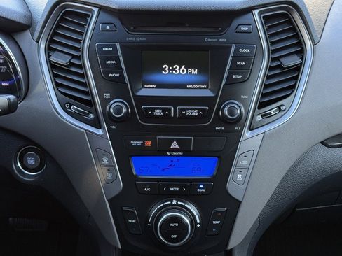 Used 2014 Hyundai Santa Fe GLS image 22