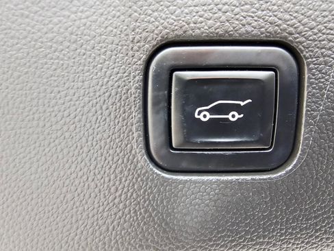 Used 2021 Buick Enclave Avenir w/ Avenir Technology Package image 28