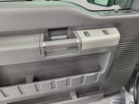 Used 2016 Ford F250 Lariat w/ Chrome Package AWD/4WD image 25