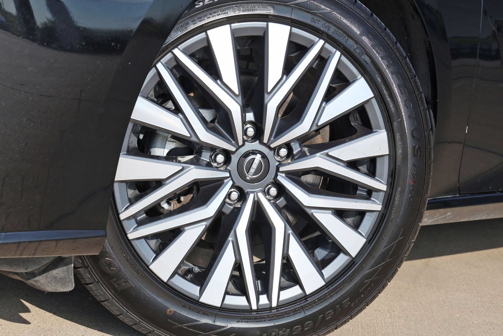 Used 2024 Nissan Altima 2.5 SV FWD image 11