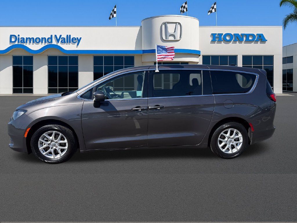 Used 2023 Chrysler Voyager LX FWD image 8