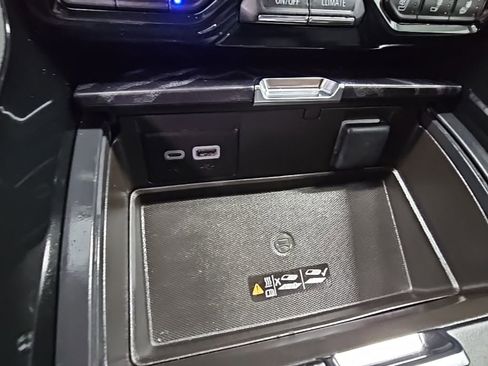 Used 2024 GMC Yukon XL Denali image 22