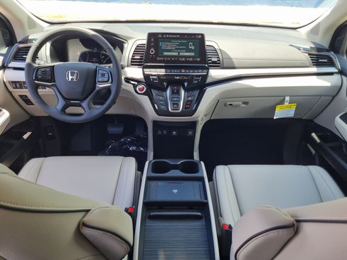 New 2026 Honda Odyssey Touring image 17