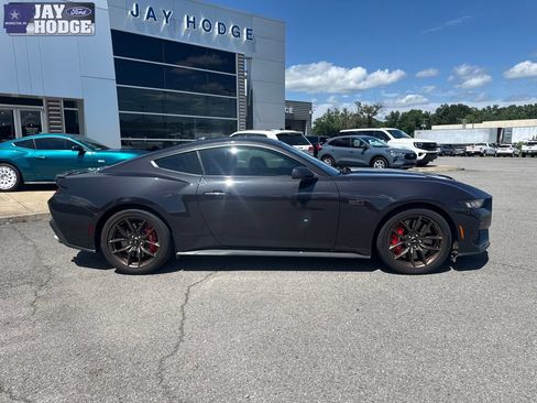 Used 2024 Ford Mustang GT Premium RWD image 9