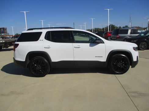 Used 2023 GMC Acadia SLE w/ Driver Convenience Package image 8