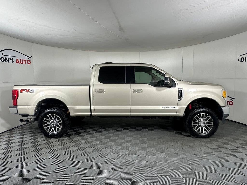 Used 2017 Ford F250 Lariat w/ Lariat Ultimate Package AWD/4WD image 8