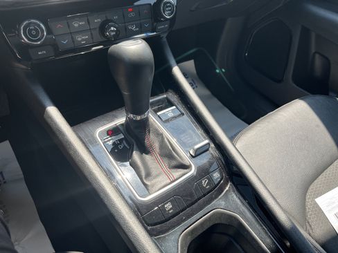 Used 2025 Jeep Compass Trailhawk AWD/4WD image 15