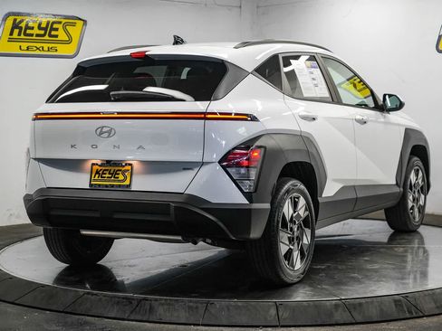 Used 2024 Hyundai Kona SEL AWD/4WD image 6