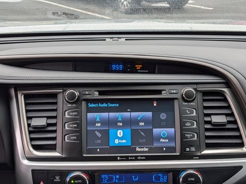 Used 2019 Toyota Highlander XLE image 31