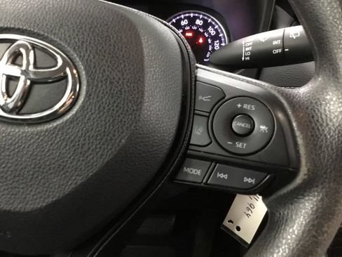 Used 2019 Toyota RAV4 LE w/ All Weather Liner Package AWD/4WD image 31