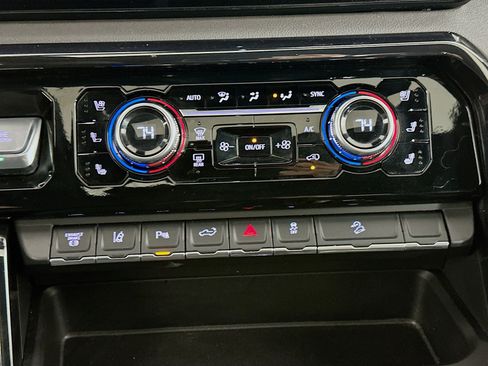 Used 2024 GMC Sierra 2500 AT4 w/ AT4 Premium Plus Package image 23