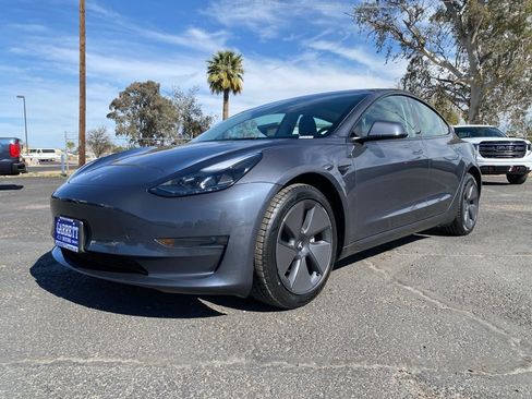 Used 2023 Tesla Model 3 Standard Range image 2