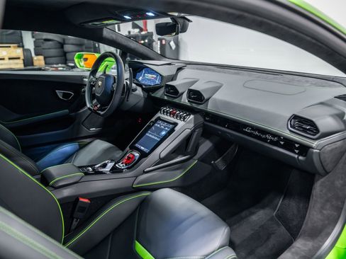 Used 2023 Lamborghini Huracan Tecnica RWD image 13