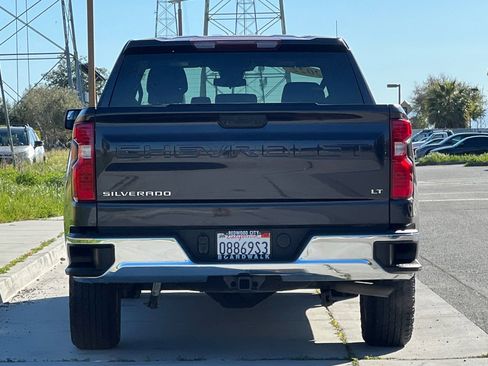 Used 2022 Chevrolet Silverado 1500 LT AWD/4WD image 5