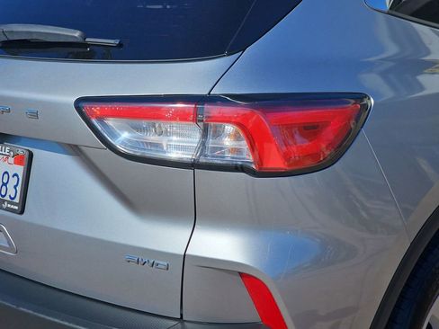 Used 2022 Ford Escape SE image 39