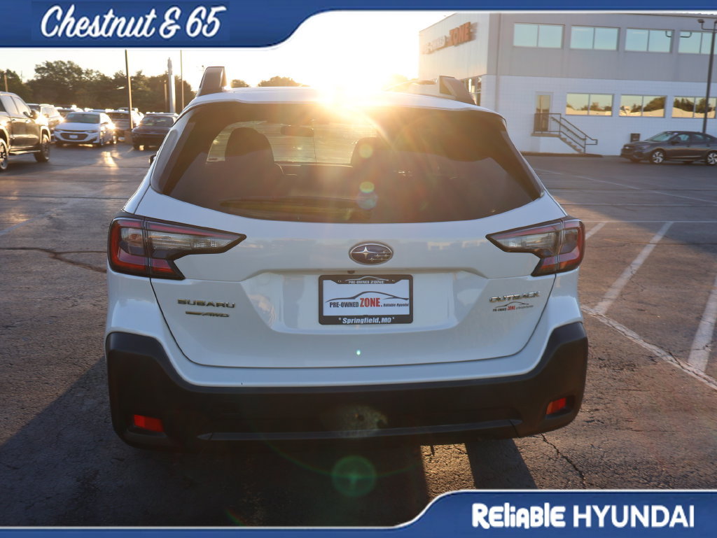 Used 2024 Subaru Outback Premium AWD/4WD image 18