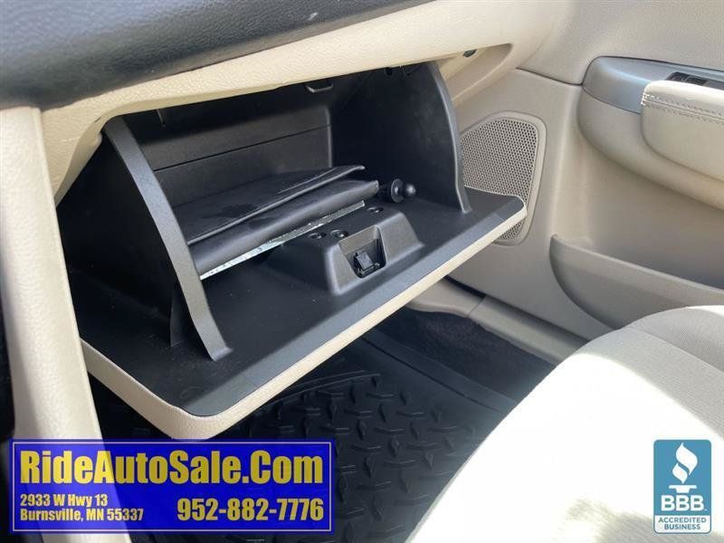 Used 2013 Chrysler 200 Touring FWD image 35