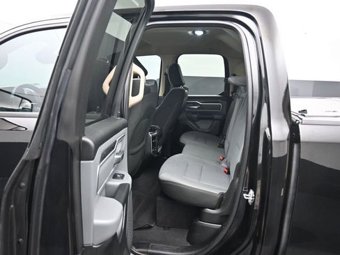 Used 2019 RAM 1500 Big Horn AWD/4WD image 34