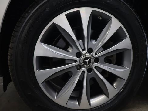 Used 2015 Mercedes-Benz GL 450 4MATIC w/ Appearance Package image 31