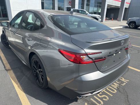 Used 2026 Toyota Camry SE image 3