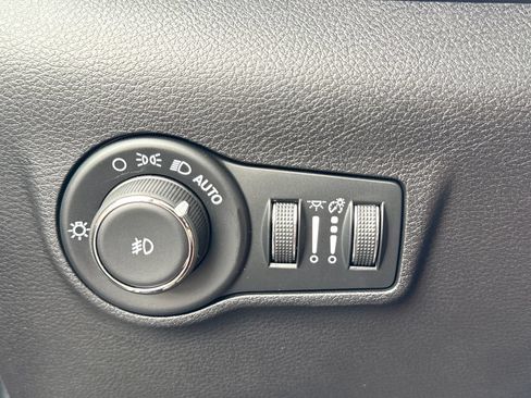 Used 2024 Jeep Compass Limited AWD/4WD image 17