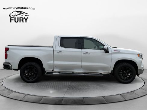 Used 2022 Chevrolet Silverado 1500 LTZ w/ LTZ Premium Package AWD/4WD image 2