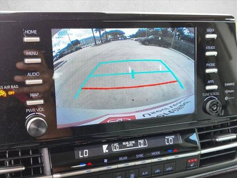 Certified 2023 Toyota Sienna XLE FWD image 13