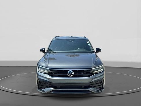 Used 2023 Volkswagen Tiguan SE R-Line FWD image 2